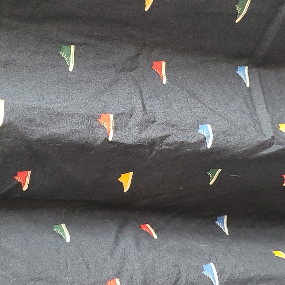 Haggar XXL Sneaker 👟 print on navy color button up. - Picture 7 of 7